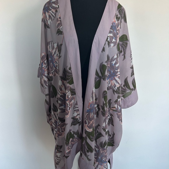 Vince Camuto Floral Sheer Kimono - Picture 4 of 5